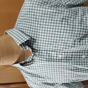 Untuckit green gingham plaid short sleeve shirt